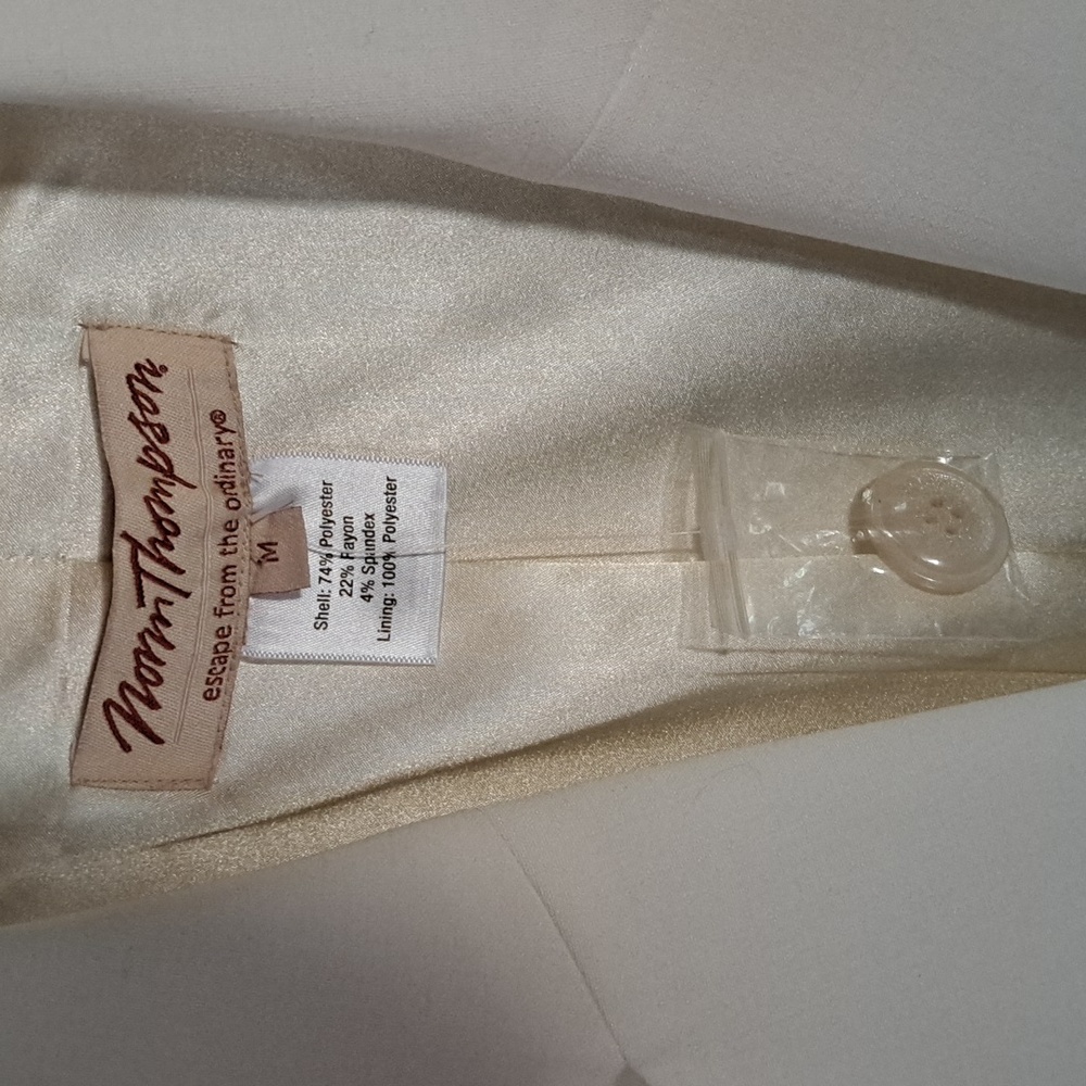 Norm Thompson cream blazer - Picture 2 of 5